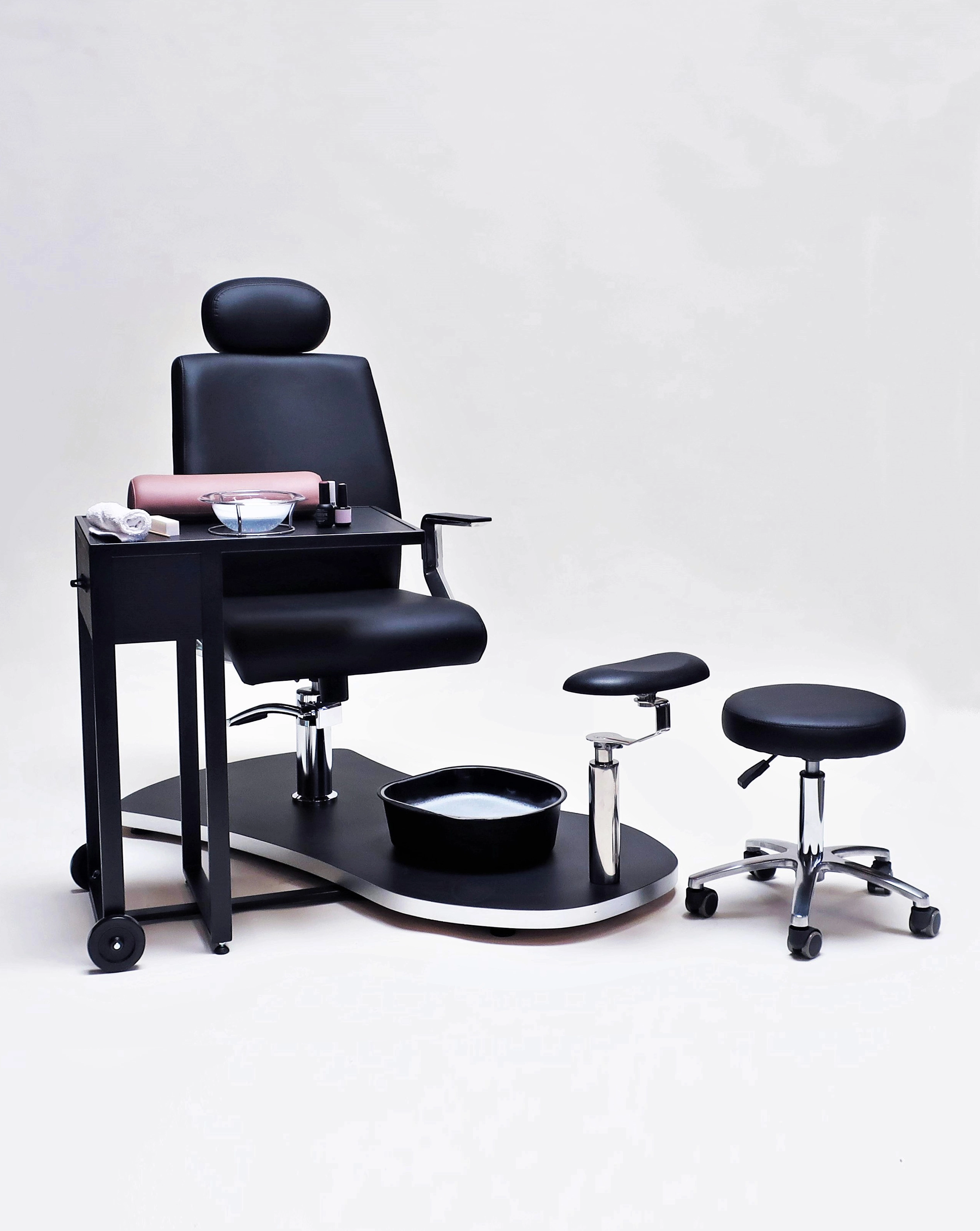 Pedicure Chair - Pedi Rock in Black | No-Plumbing